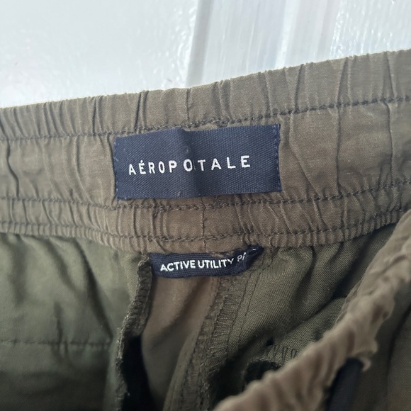 Young men’s utility cargo pants, size XS - Picture 3 of 3